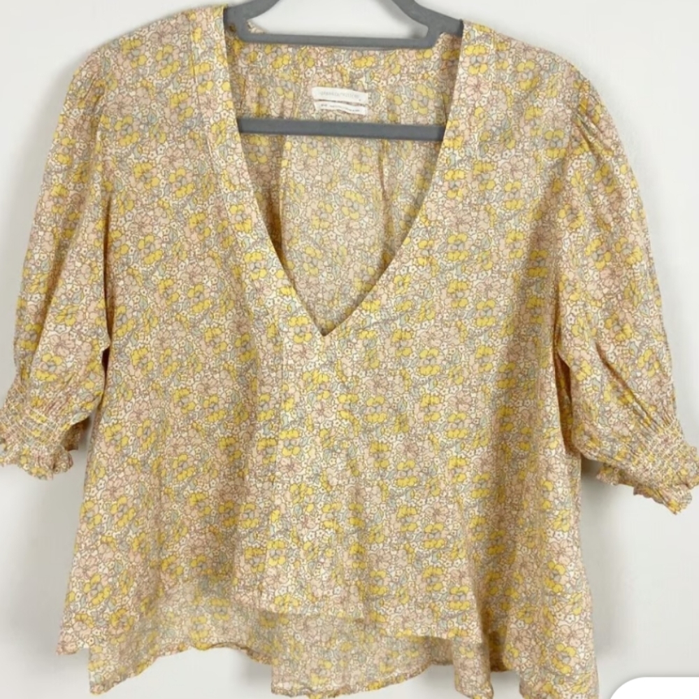 URBAN OUTFITTERS - Floral Short Sleeved Blouse - M